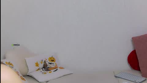 Anna online show from 09-29-25, 05:18