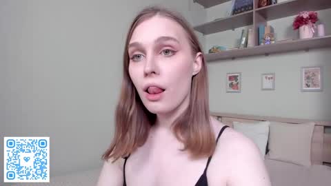 Mia online show from 04-22-26, 02:18