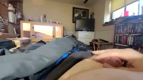 hawkfan1888 online show from 10-17-25, 03:47