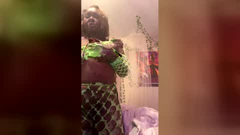 Snapshot of hawtchoc37 chatting on 12-15-25, 05:23 hawtchoc37 online show from 12-15-25, 05:23