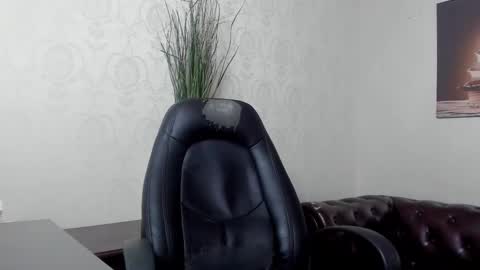 HayesWood online show from 11-27-25, 06:48