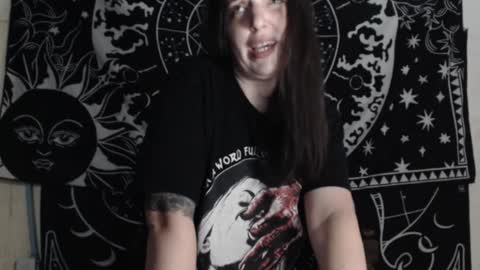 Snapshot of haylewoods chatting on 12-31-24, 03:23 Hayle Woods online show from 12-31-24, 03:23