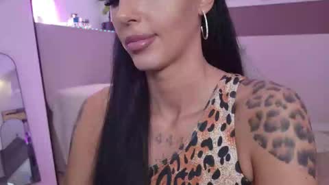 Snapshot of hayleybabe4 chatting on 02-10-26, 10:36 Hayley online show from 02-10-26, 10:36