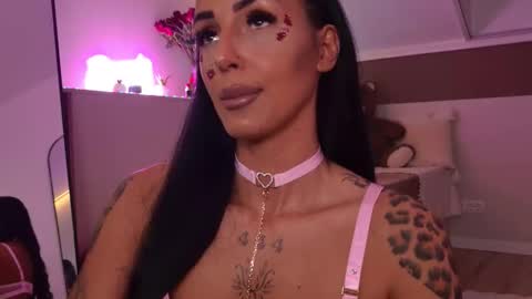 Snapshot of hayleybabe4 chatting on 02-14-26, 10:06 Hayley online show from 02-14-26, 10:06