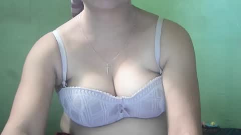 Snapshot of hazeldhane chatting on 06-18-26, 02:34 hazeldhane online show from 06-18-26, 02:34