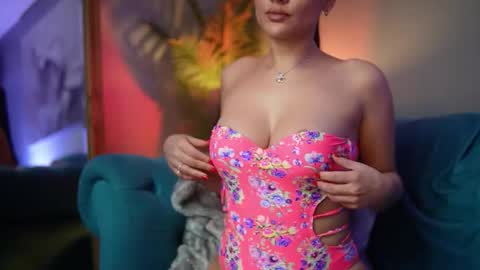  Hazel  online show from 11-30-25, 07:18