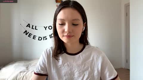 Snapshot of hazelhartshorn chatting on 05-07-26, 10:09 Kira online show from 05-07-26, 10:09