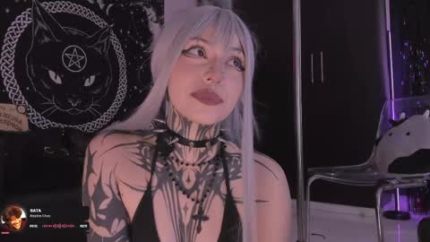 Hazell Witch online show from 05-30-26, 08:39