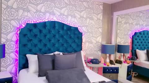 HazelMoret online show from 02-18-26, 03:02