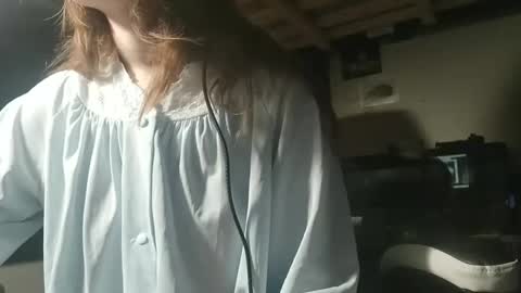 Snapshot of heartsyyy chatting on 12-15-24, 06:07 Sephira online show from 12-15-24, 06:07