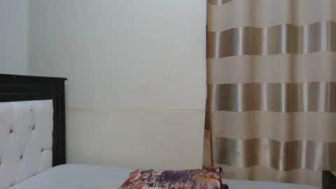 Snapshot of heatherjee chatting on 10-11-25, 02:22 Heather online show from 10-11-25, 02:22