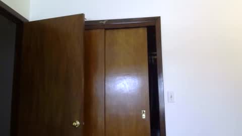 Snapshot of heatwavee chatting on 12-15-25, 03:05 heatwavee online show from 12-15-25, 03:05