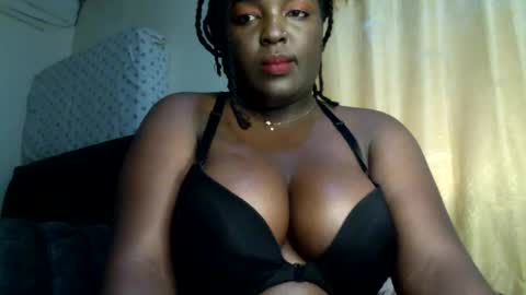 Snapshot of heaven_122 chatting on 10-27-25, 07:45 Angel  online show from 10-27-25, 07:45