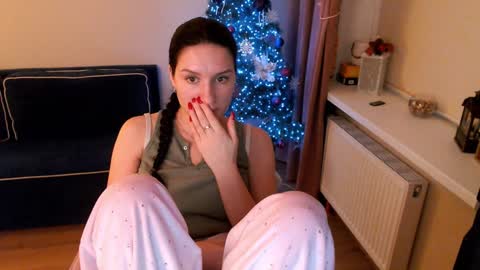 Heaven girl online show from 01-23-25, 05:42