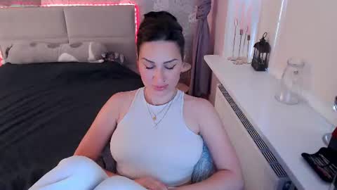 Snapshot of heaven_chloe chatting on 07-22-26, 05:16 Heaven girl online show from 07-22-26, 05:16