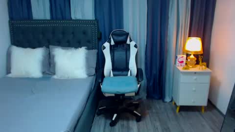 Snapshot of heavenlytransx chatting on 12-28-24, 04:30 ITS FREE TO ASK online show from 12-28-24, 04:30