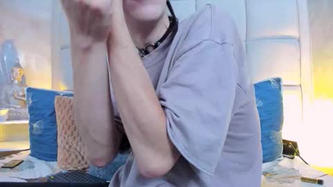 Keira Hecate online show from 10-17-25, 08:33