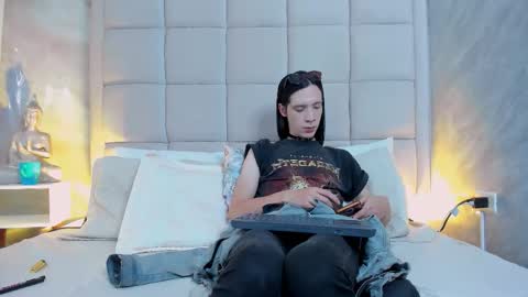 Keira Hecate online show from 10-20-25, 08:31