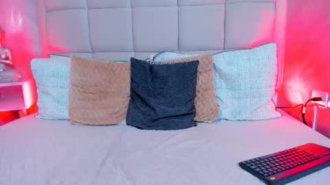 Keira Hecate online show from 11-21-25, 09:35