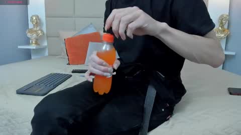 Keira Hecate online show from 04-18-26, 07:58