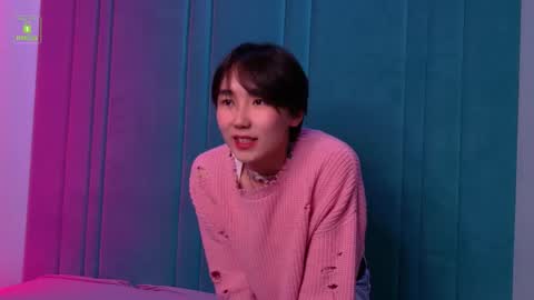 Snapshot of heejinwang chatting on 09-28-25, 08:14 HEEJIN online show from 09-28-25, 08:14