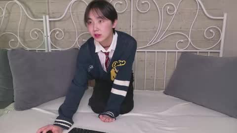 Snapshot of heejinwang chatting on 10-05-25, 08:18 HEEJIN online show from 10-05-25, 08:18