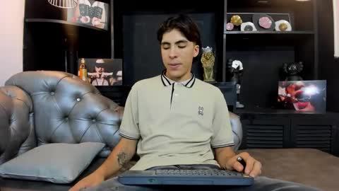 heellboy_ online show from 10-30-25, 09:04