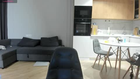 heexhia online show from 12-18-25, 03:34