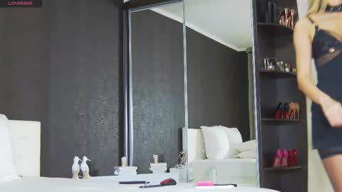 Helen online show from 10-14-25, 02:29