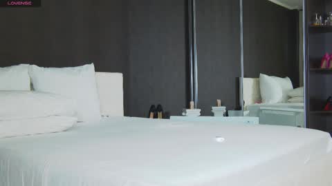 Helen online show from 10-20-25, 11:10