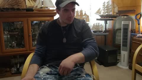 Snapshot of heisherrmann chatting on 04-08-26, 06:08 xxScubaStevexx online show from 04-08-26, 06:08