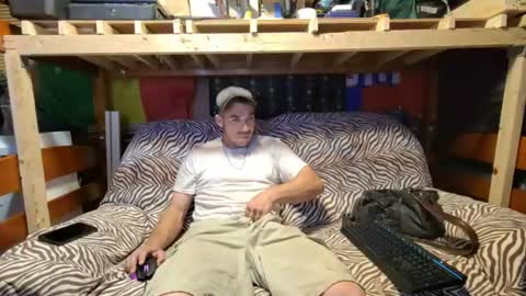 xxScubaStevexx online show from 07-18-26, 04:16