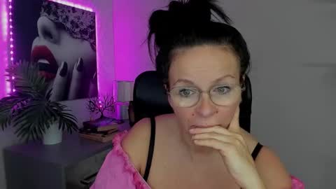 Helen online show from 09-20-25, 06:36