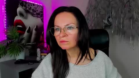 Helen online show from 04-20-26, 03:15