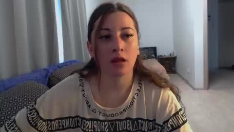 Snapshot of helen_adams_ chatting on 06-26-26, 05:45 helen_adams_ online show from 06-26-26, 05:45