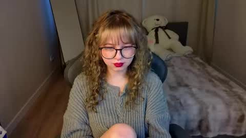 Helen Carson online show from 04-15-26, 01:56