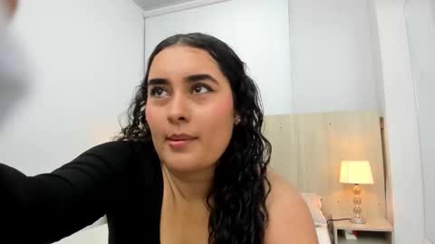 Helen online show from 03-18-26, 03:42