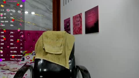 Helen online show from 04-15-26, 07:10