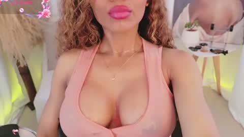 Snapshot of helena_fits chatting on 08-08-26, 06:10 Helena Fits online show from 08-08-26, 06:10