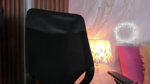 Helena Santos  online show from 04-21-26, 04:56