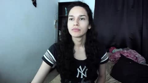 Snapshot of helena_spellman chatting on 10-03-25, 09:17 helena_spellman online show from 10-03-25, 09:17