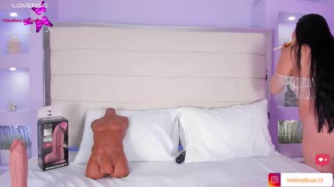 H E L E N A  online show from 09-08-25, 07:35