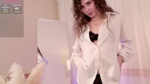 Snapshot of helenblash chatting on 05-21-26, 11:06 Scarlet online show from 05-21-26, 11:06