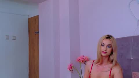 Helen online show from 02-20-26, 06:37