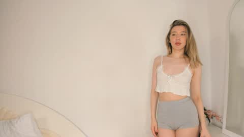 Sarah  here Help to make 100 thumbs up  online show from 01-30-25, 03:44