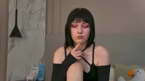 Snapshot of helencouls chatting on 10-23-25, 06:06 Helen online show from 10-23-25, 06:06