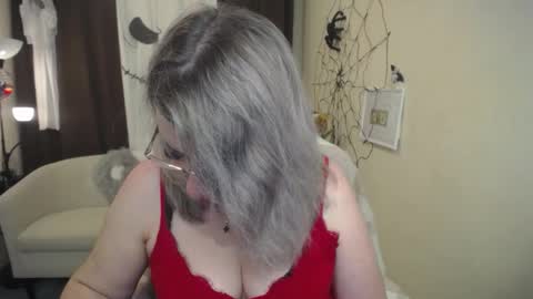 helenenigma online show from 11-05-25, 07:36