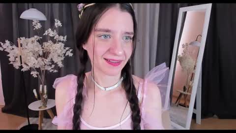 Helen online show from 02-18-25, 06:37