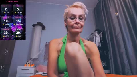 Helga online show from 10-19-25, 03:12