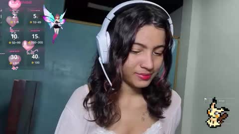 Helia Transfem and Amy online show from 11-09-25, 02:32